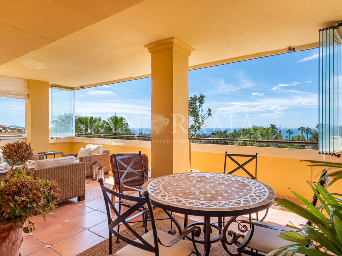 Apartment mit Panoramablick und Renovierungspotenzial in Condado de Sierra Blanca