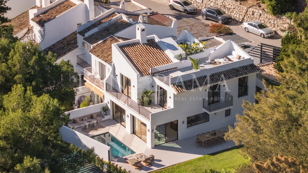 Luxe halfvrijstaande woning in de prestigieuze gemeenschap Peñablanca, Nueva Andalucía