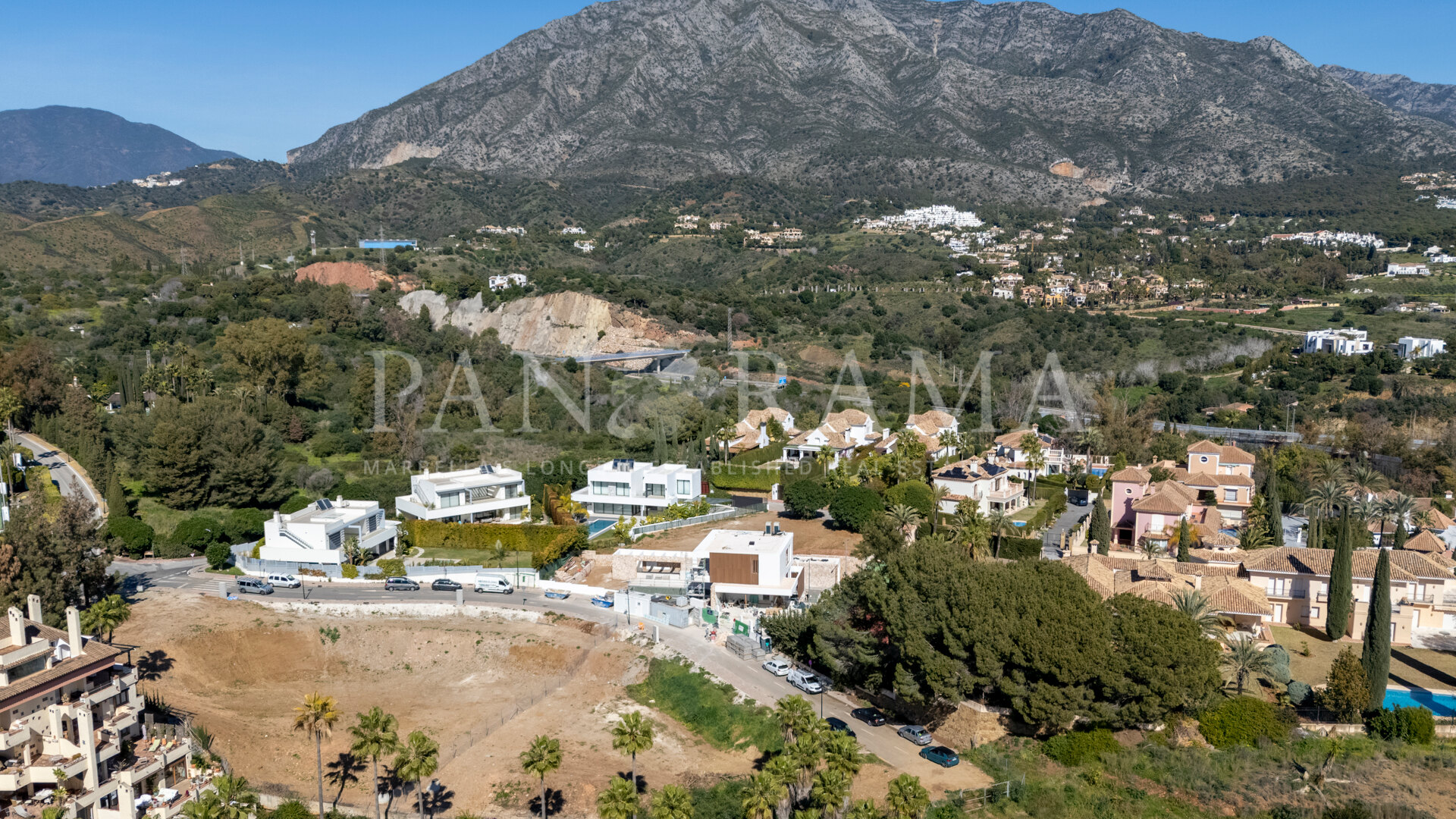 Exclusieve turn-key villa met adembenemend zeezicht in Lomas del Marbella Club