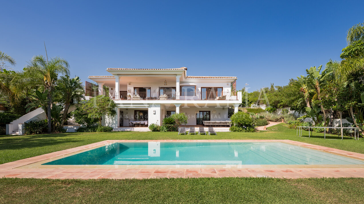 Charming family villa close to Marbella town offering lovely sea views