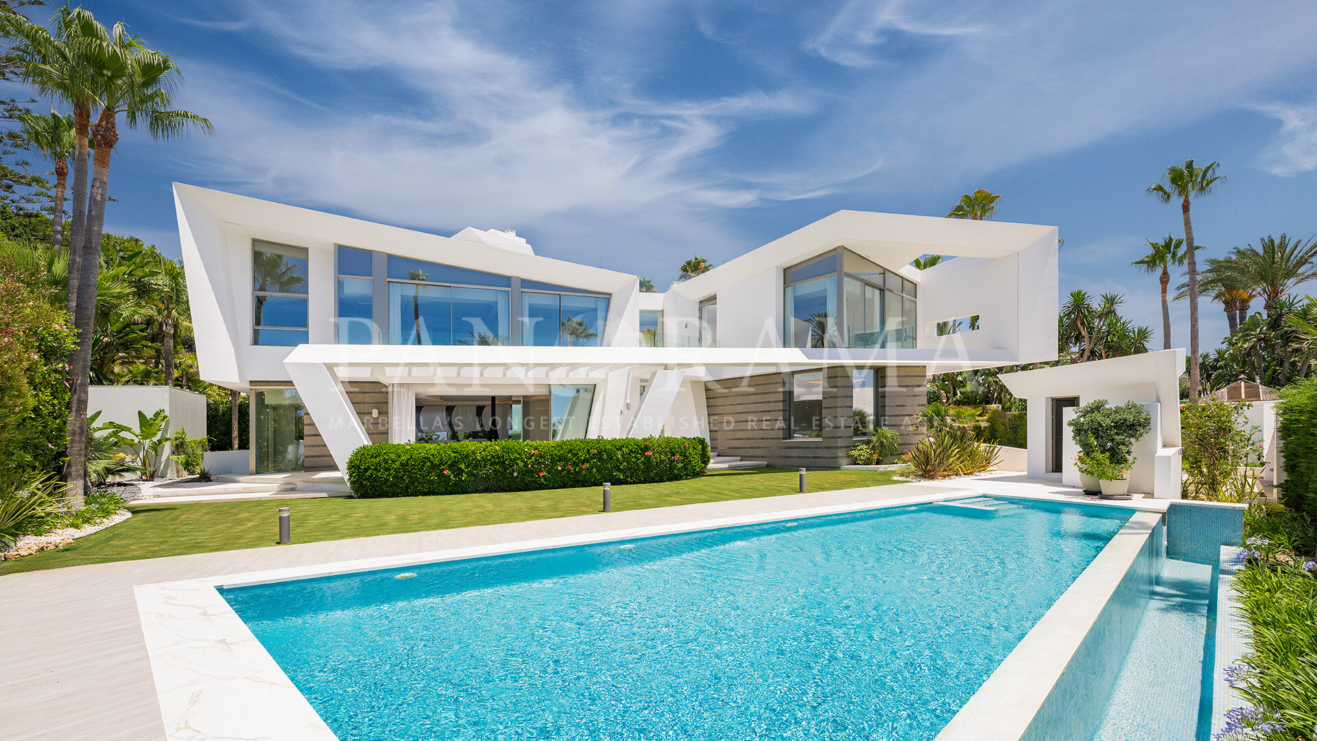 Villa Sapphire – Außergewöhnliche, zeitgenössische Villa direkt am Meer in Los Monteros, Marbella
