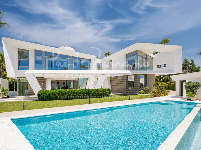 Villa Marea – Exceptional contemporary seaside villa in Los Monteros, Marbella