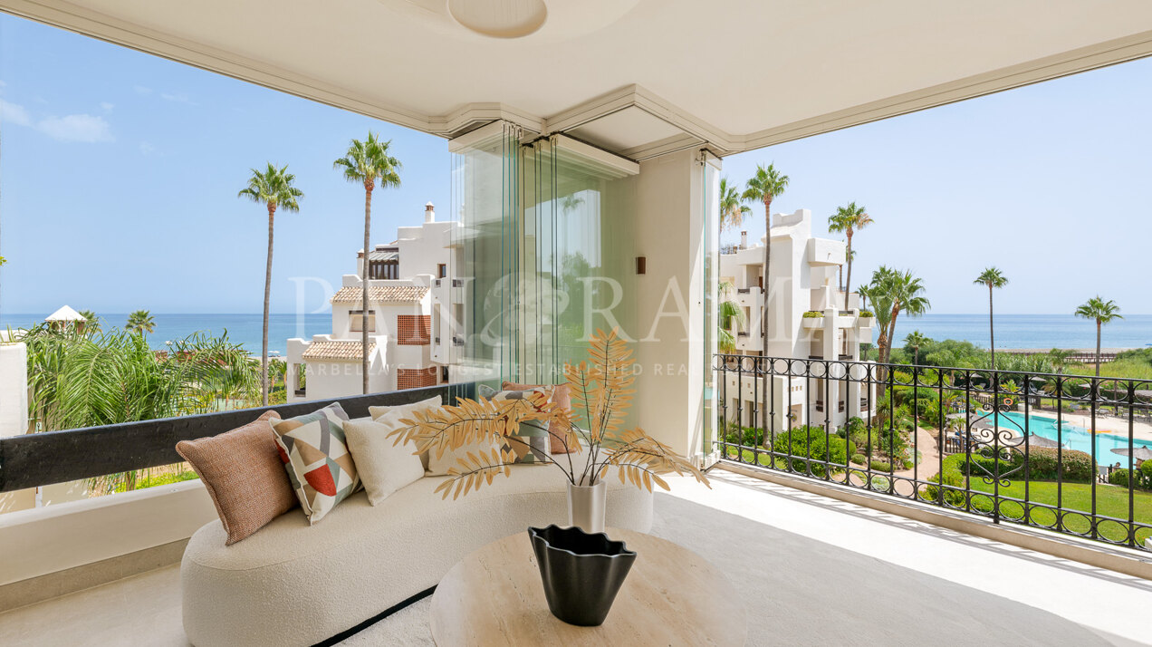 Contemporary seafront apartment in Bahia del Velerin, Estepona