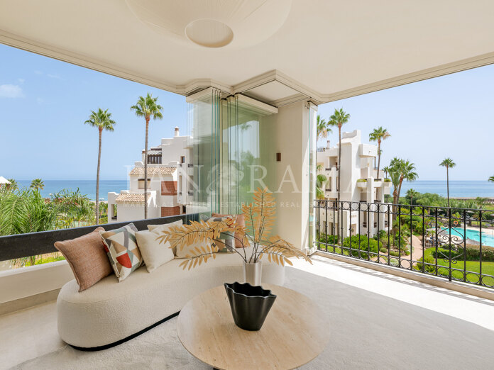 Contemporary seafront apartment in Bahia del Velerin, Estepona
