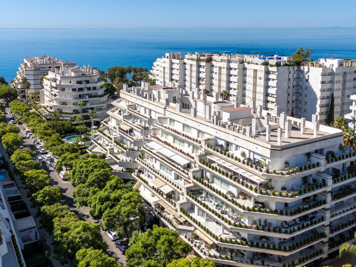 Lujoso apartamento en segunda línea de playa en el corazón de Marbella