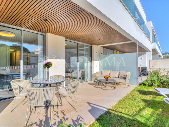 Apartamento de dos dormitorios en planta baja en una comunidad cerrada de nueva construcción