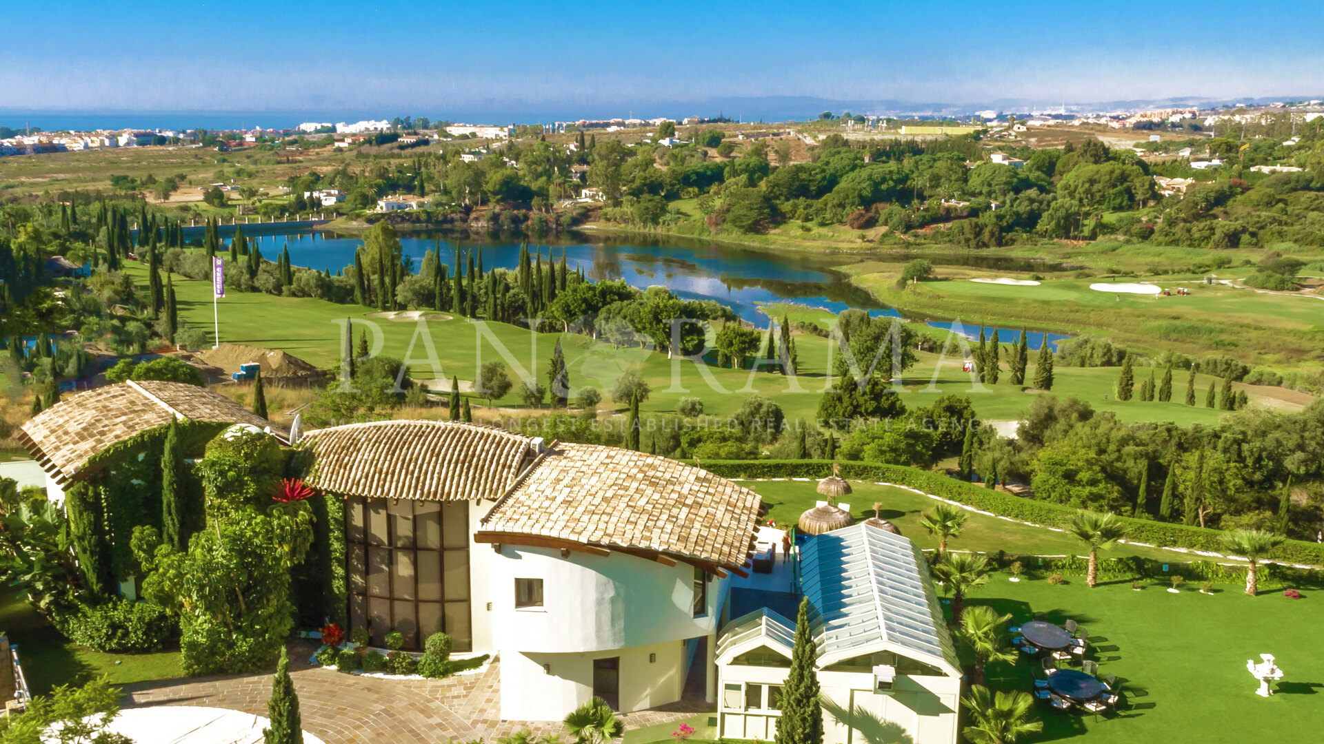 Exquisite Villa in the prestigious gated community of Los Flamingos, Benahavís