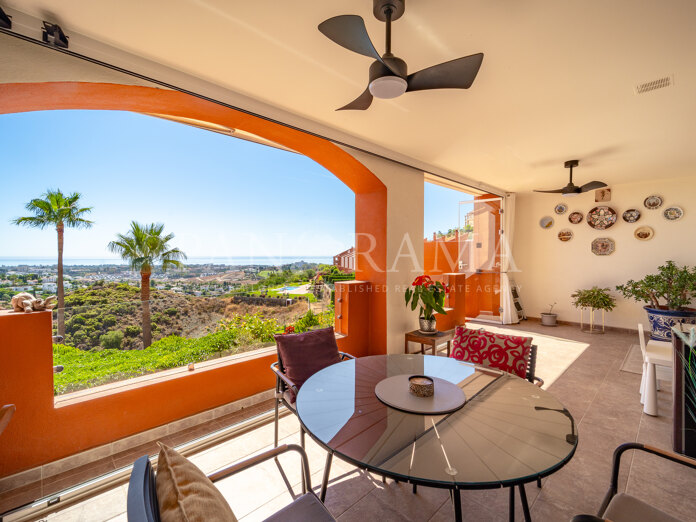 Encantadora casa adosada con vistas panorámicas al mar en Los Jaralillos, El Paraíso, Benahavís