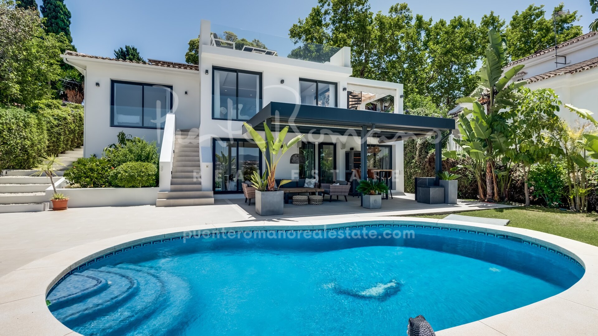 Stylish modern villa in the heart of the Golf Valley