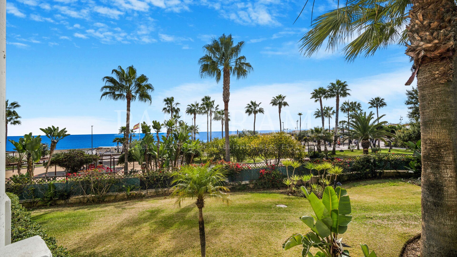 Beautiful apartment in a luxurious beachfront community in Puerto Banús