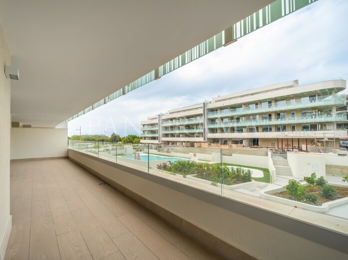 Westelijk georiënteerd appartement nabij het strand in Mare, San Pedro de Alcántara