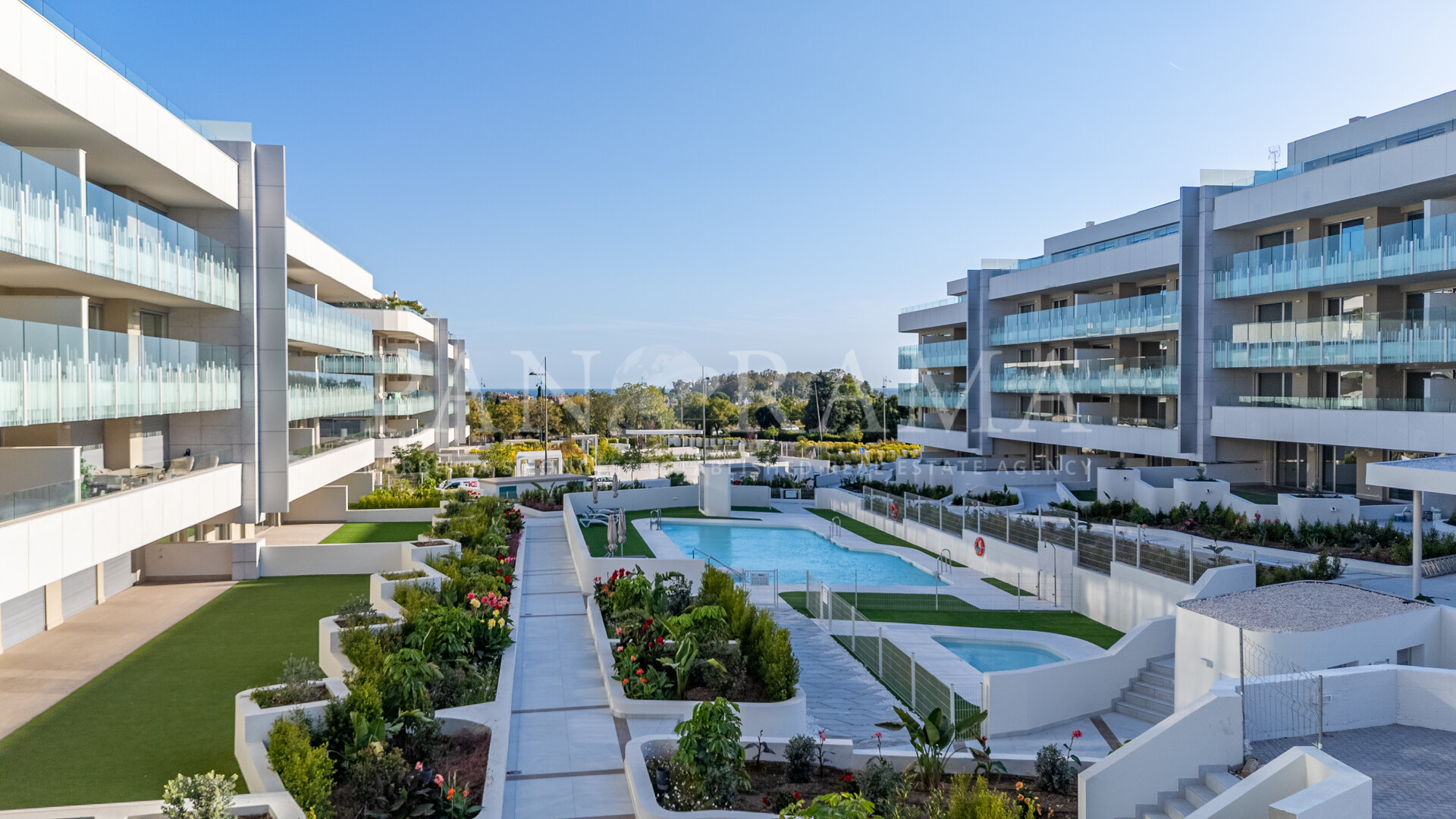 West-Facing Apartment Near the Beach in Mare, San Pedro de Alcántara