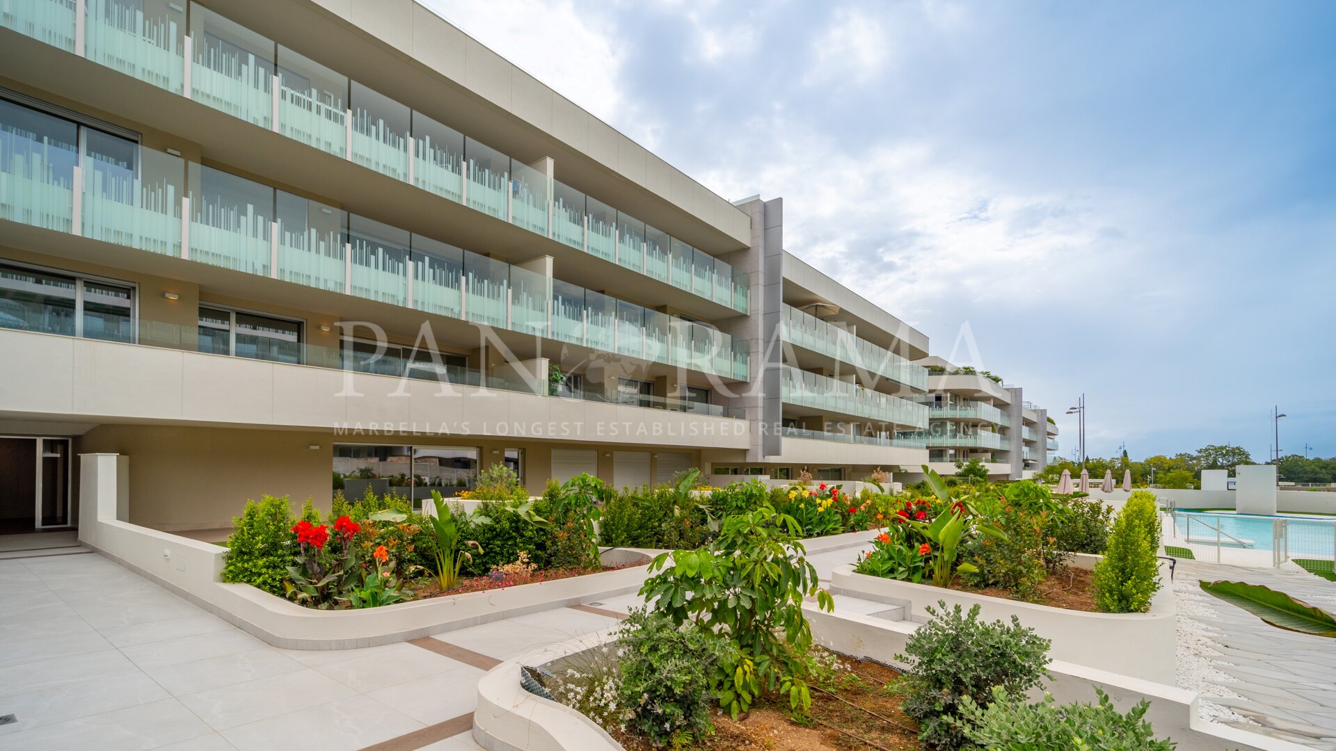 West-Facing Apartment Near the Beach in Mare, San Pedro de Alcántara