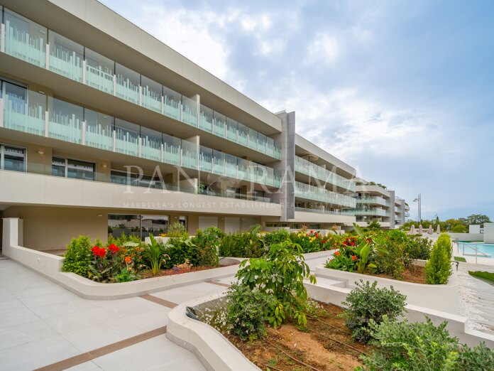 West-Facing Apartment Near the Beach in Mare, San Pedro de Alcántara