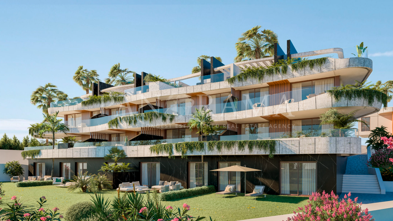 Duplex groundfloor apartment with private garden in East Marbella