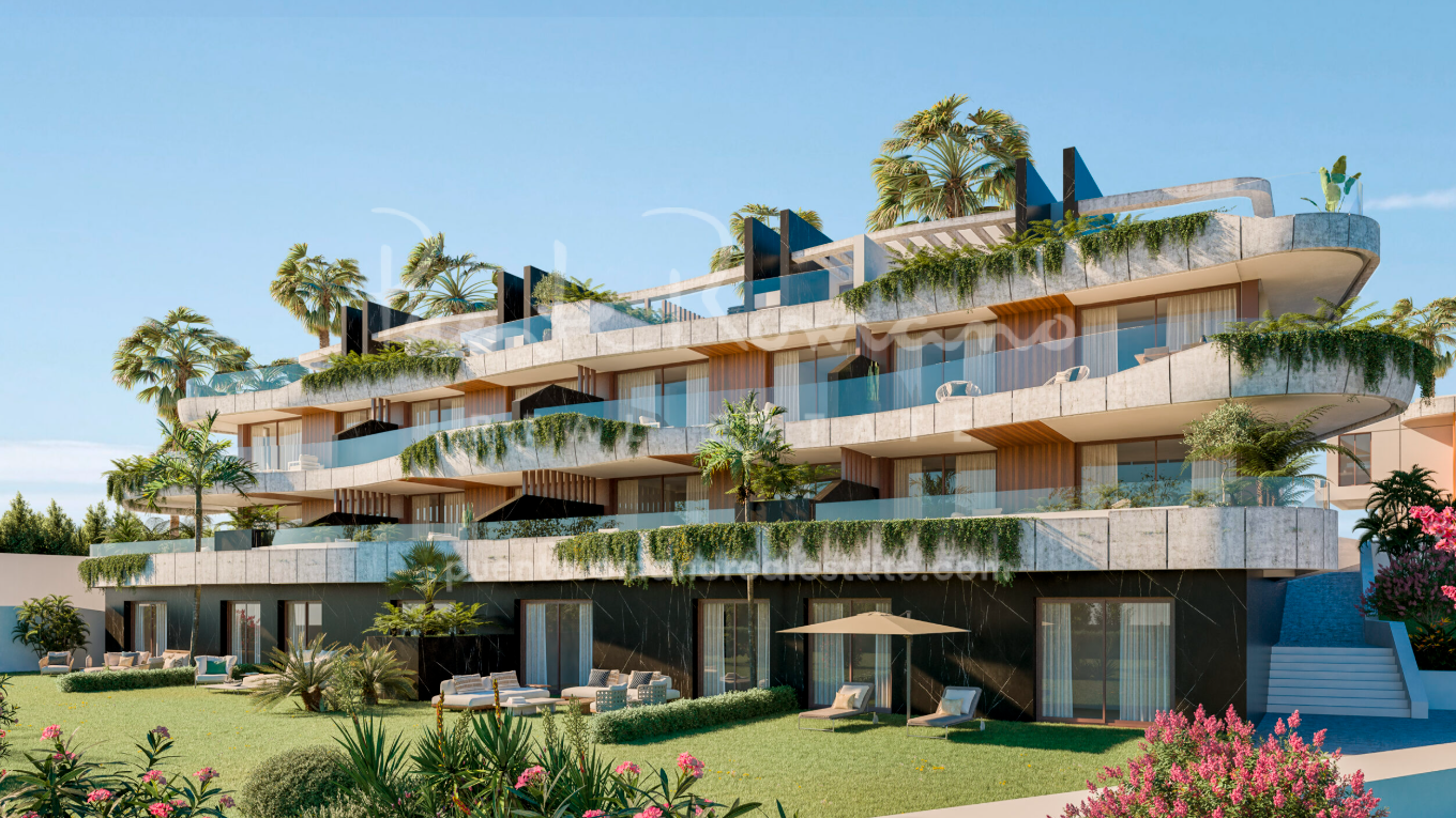 Duplex groundfloor apartment with private garden in East Marbella