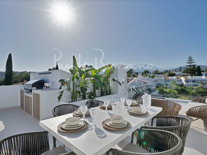 Modern and tastefully decorated duplex penthouse in Aloha