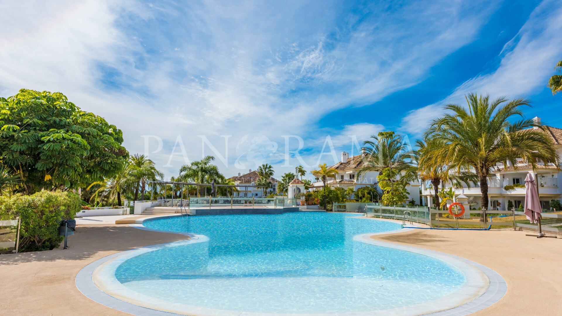 Luxuriöses, hochwertiges Apartment in einer der renommiertesten, gesicherten Wohnanlagen Marbellas