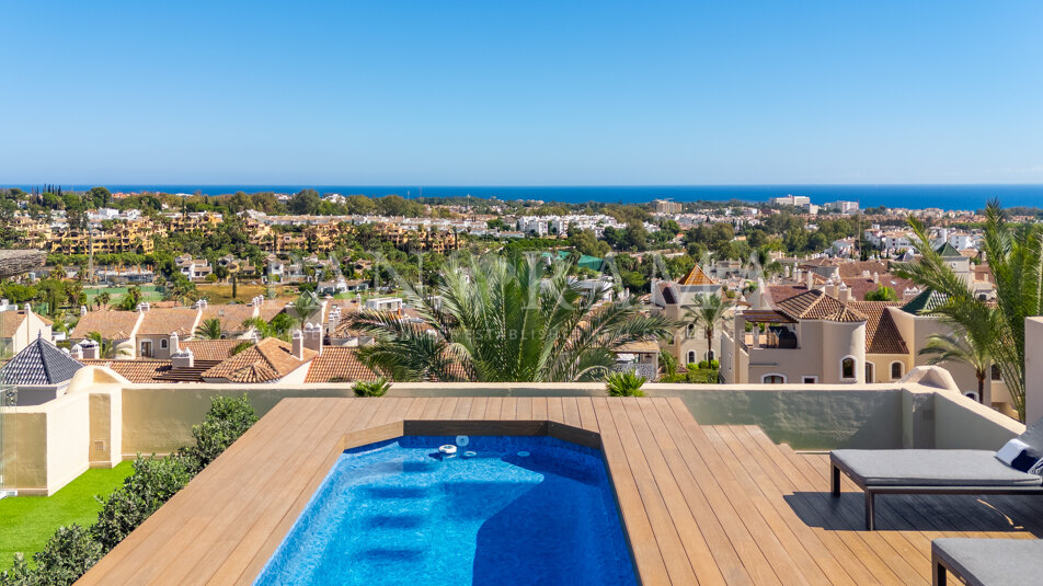 Luxuriöses Duplex-Penthouse in El Paraíso mit beeindruckender Dachterrasse und privatem Pool