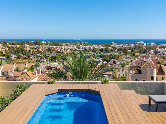 Ático dúplex de lujo con impresionante azotea y piscina privada en El Paraíso