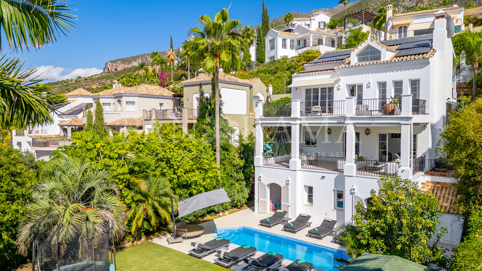 Beautiful villa with panoramic views in Sierra Blanca Country Club