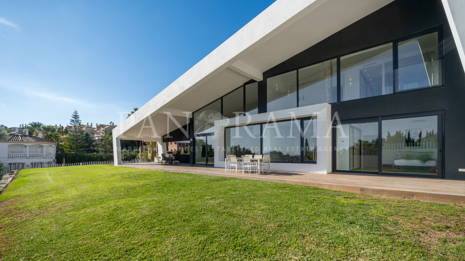 Villa contemporánea con un diseño exclusivo en Bel Air