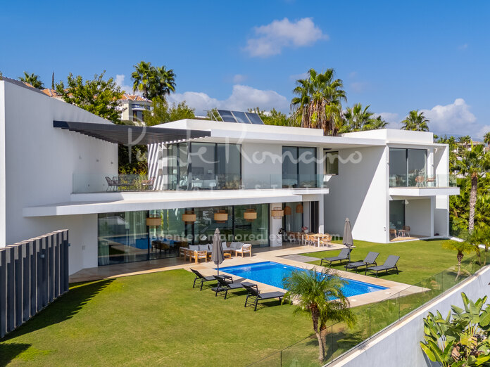 Spectacular modern 5-bedroom villa in La Alquería, Benahavís