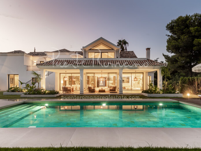 Villa Solana is a beautiful Andalusian-style residence in Atalaya in Estepona East