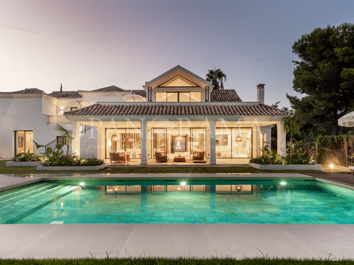 Villa Solana is een prachtige Andalusische residentie in Atalaya in Estepona Oost.