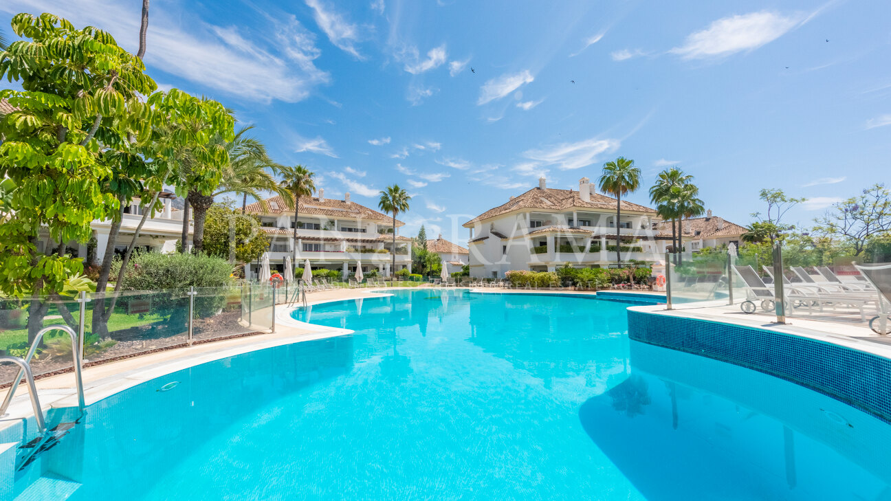 Impressive duplex penthouse in Monte Paraíso with incredible views and exquisite décor