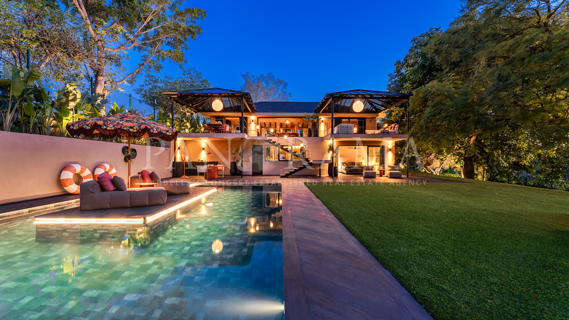 Een uitzonderlijke villa aan de golfbaan in Guadalmina Alta