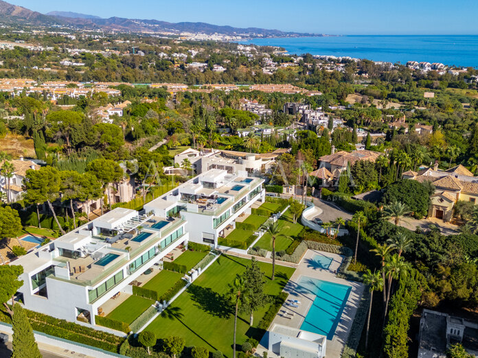 Villa contemporaine à Atalaya Río Verde, vendue entièrement décorée et meublée, avec vue sur la mer et la montagne