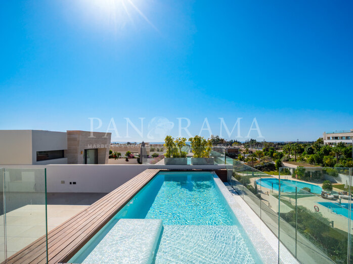Luxuriöses Duplex-Penthouse, entworfen von Fendi Casa im Epic Marbella an der Goldenen Meile