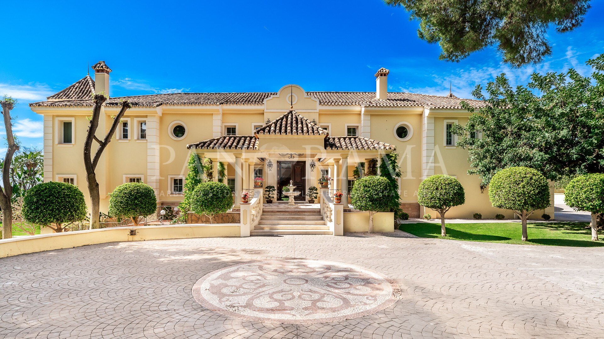 Magnifieke villa in Sierra Blanca met adembenemend zeezicht