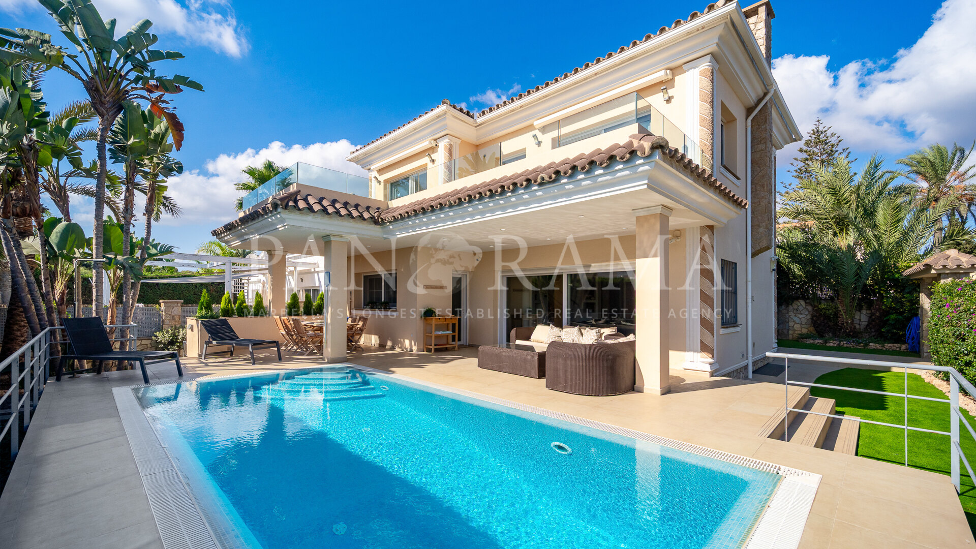 Une occasion rare d'acquérir une villa en bord de mer à un prix attractif