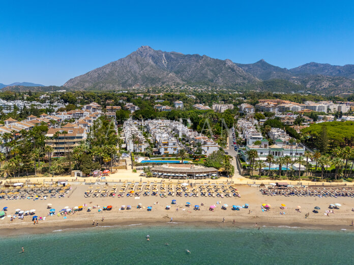 Townhouse in Marbella Mar only a few steps from the beach on the Golden Mile