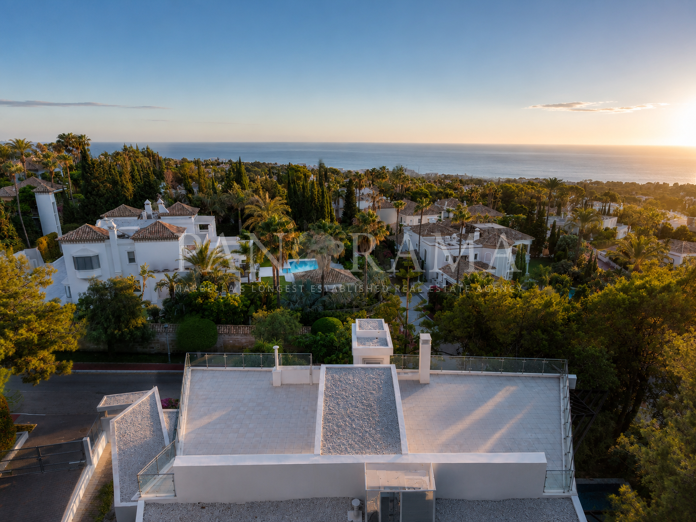 Villa Meisho | Exklusives Eckhaus mit Panoramablick in Sierra Blanca