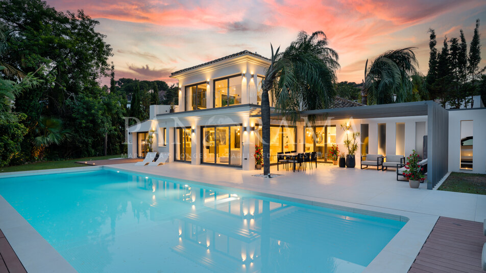 Zeitgenössische Luxusvilla in Las Brisas, Nueva Andalucía