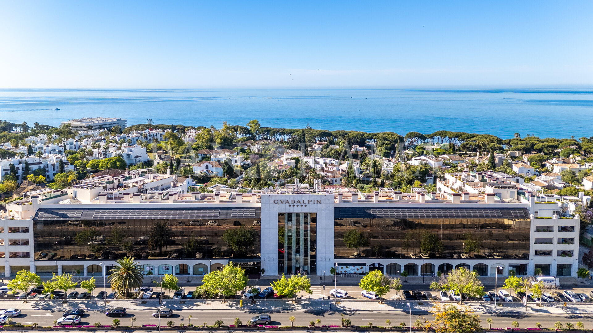 Exklusive Büros an der Golden Mile im prestigeträchtigen Gebäude Guadalpin Suites