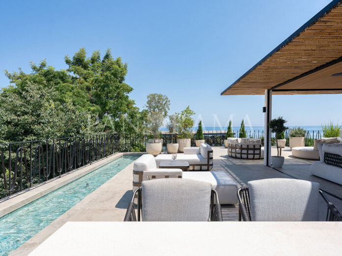 Exceptional second-line beach villa, totally refurbished to the highest standards in Puente Romano, Golden Mile