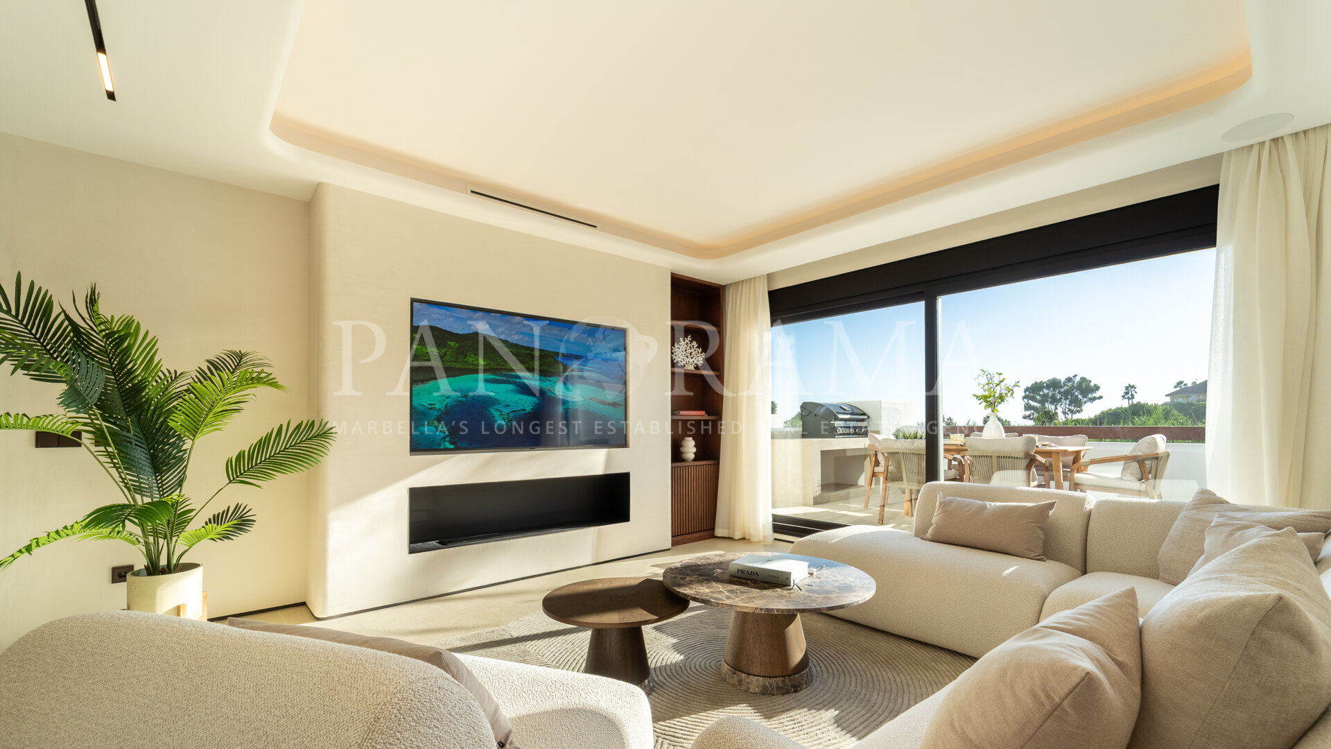 Palm Beach 20 – Stylish apartment with privacy and views of the Mediterranean