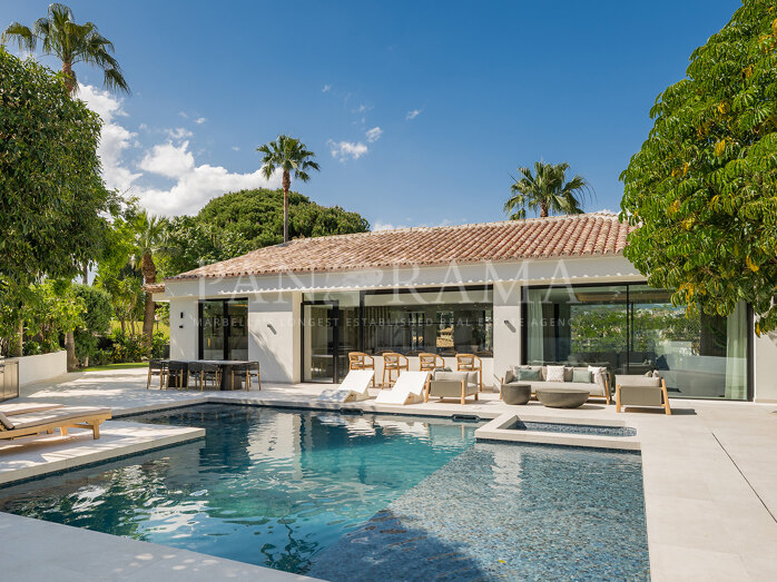 Villa Vincci - Élégante villa donnant sur le parcours de golf Las Brisas à Nueva Andalucía
