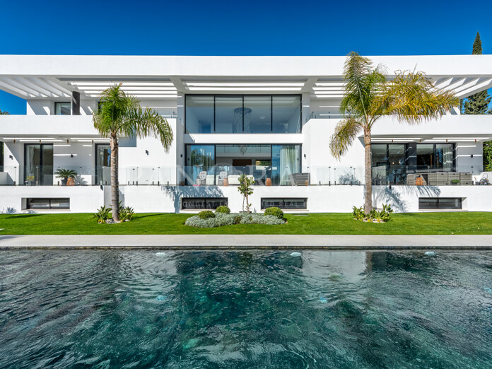 Impresionante villa contemporánea con amplios espacios de vida en Paraíso Alto, Benahavís