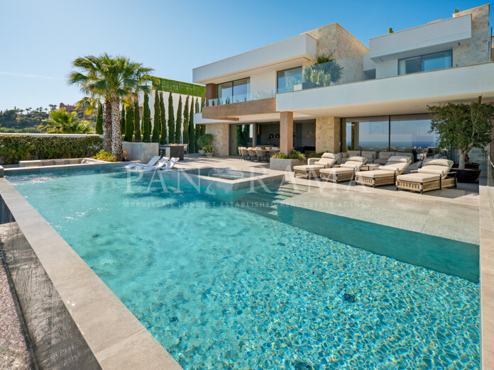 Villa Mare – a modern property in the gated community of The Hills in La Quinta