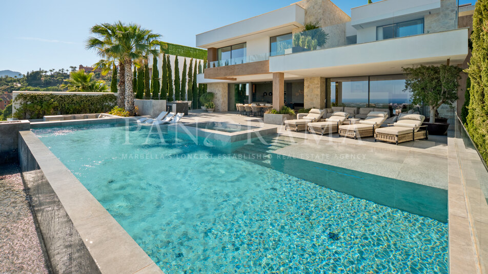 Villa Mare – a modern property in the gated community of The Hills in La Quinta