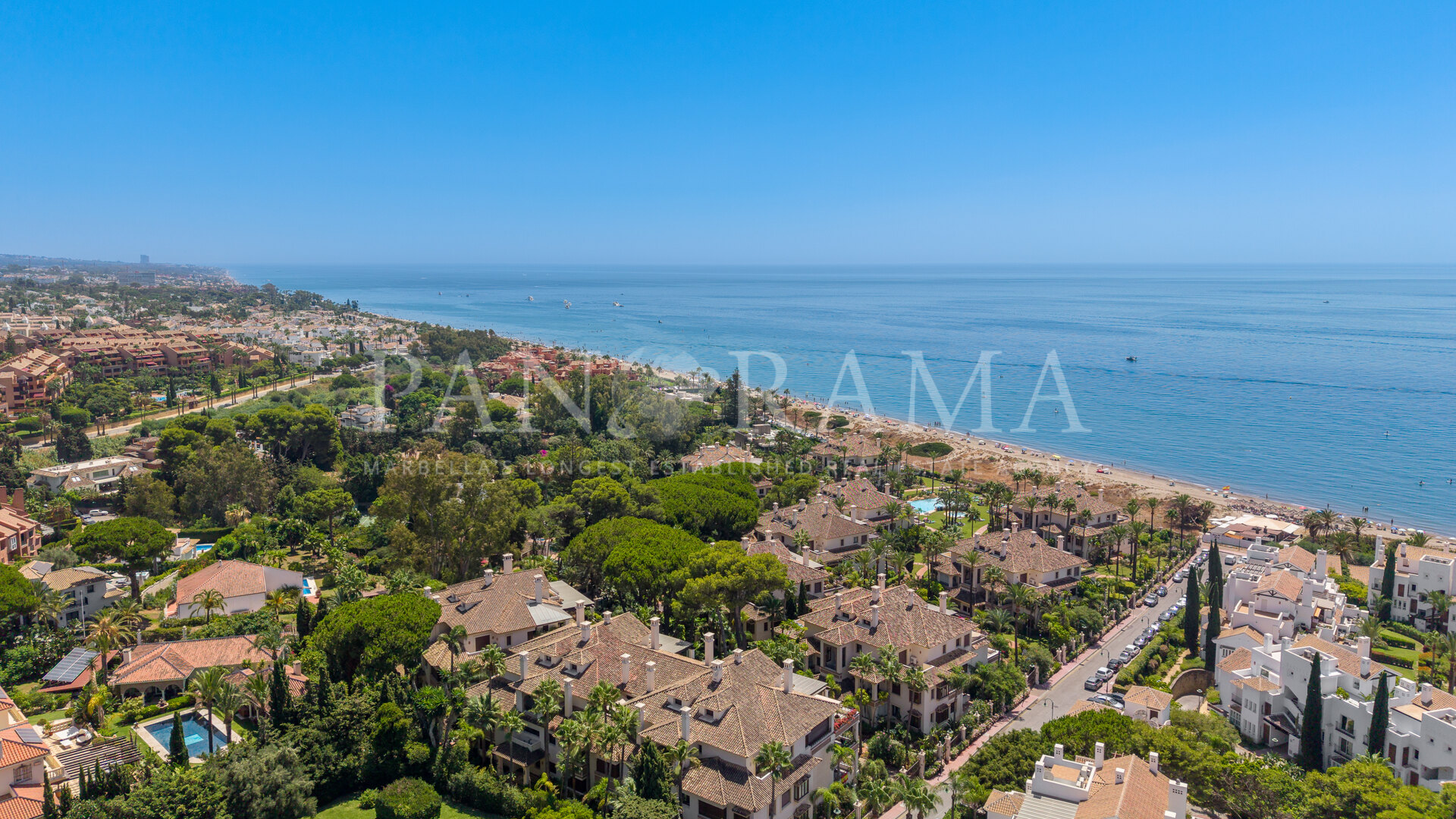 Bright apartment in the exclusive beachfront community of La Reserva de Los Monteros
