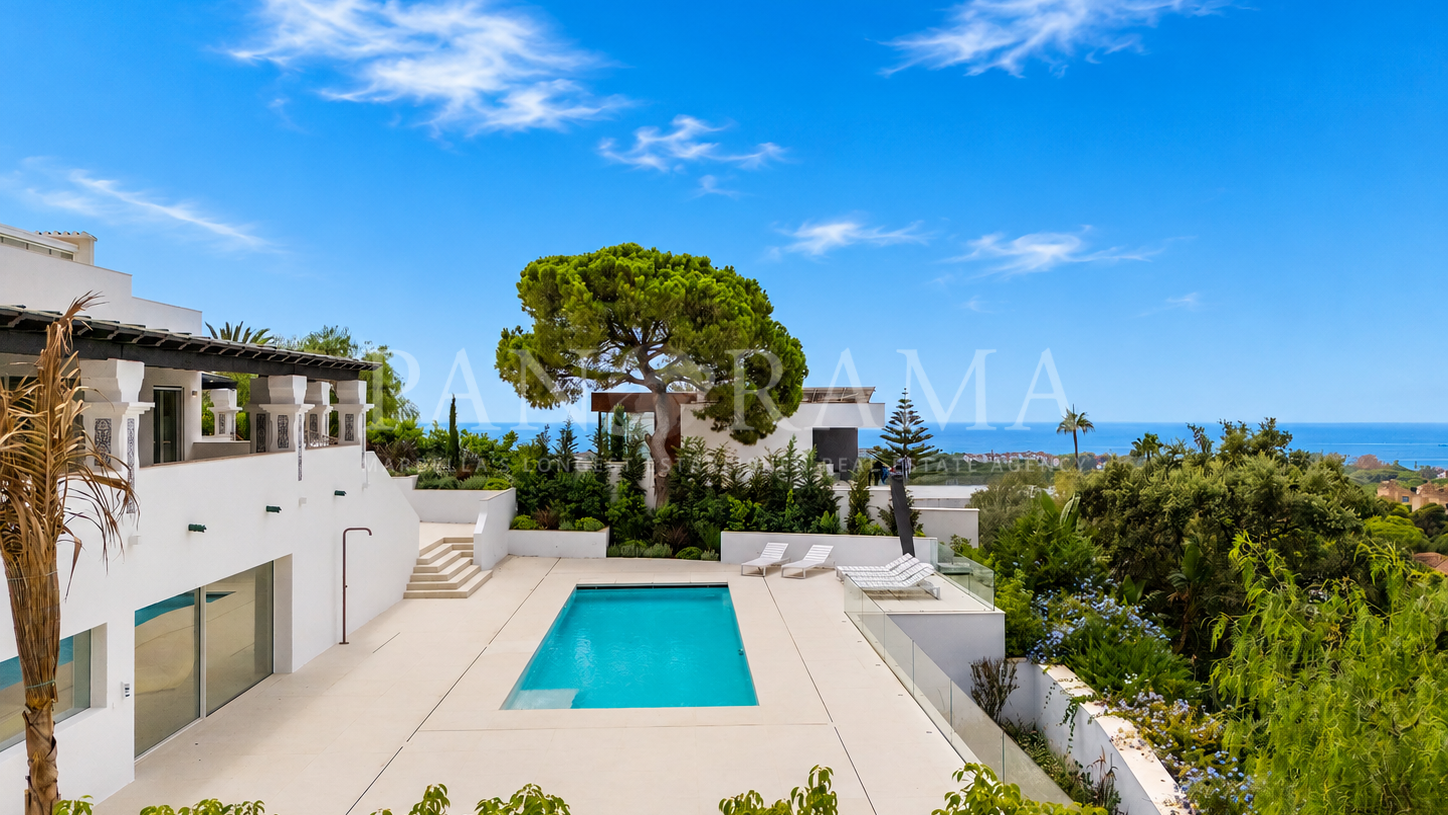 Impecable villa con vistas al mar en Elviria