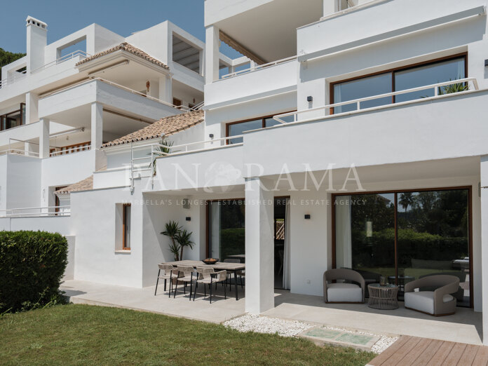 Excepcional dúplex con jardín en Alcores del Golf, Nueva Andalucía