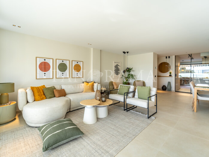 Espectacular apartamento con vistas al mar, en el corazón de Nueva Andalucía y a pasos de Puerto Banús y la playa