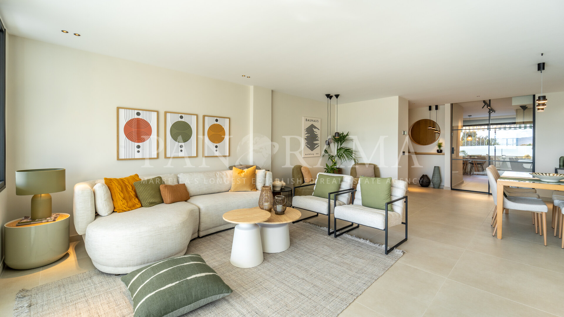 Spectacular apartment with sea views, in the heart of Nueva Andalucía and just steps from Puerto Banús and the beach